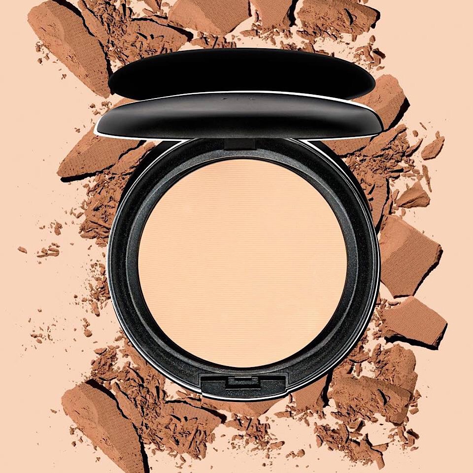 PHẤN PHỦ MAC STUDIO FIX POWDER PLUS FOUNDATION NC15